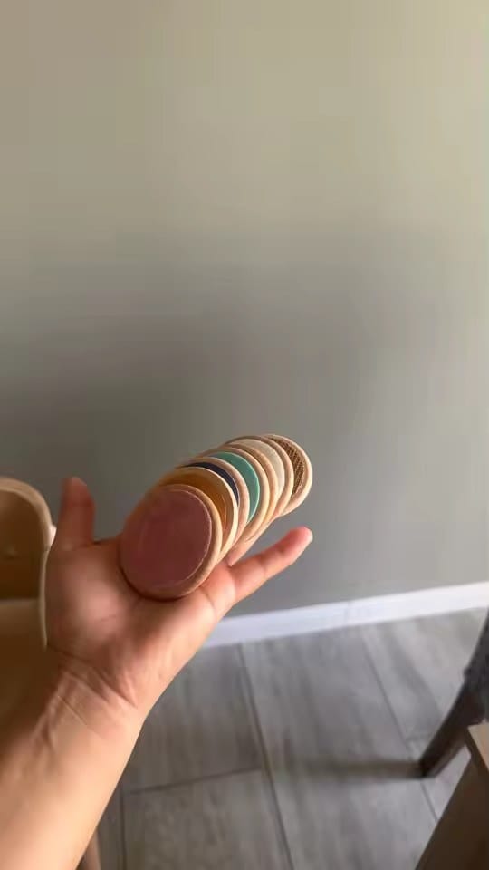 Customer photo review of Montessori Tastscheiben Sensorikspielzeug | Textur Matching Taktiles Lernspielzeug Kleinkind
