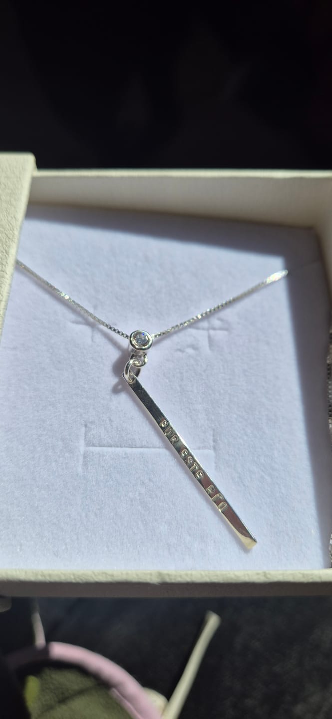 Customer photo review of Collar de Plata Alargado Personalizable