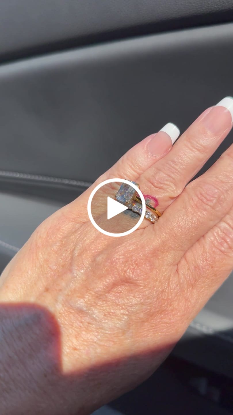 Customer video review of Bold Eternity Band Ring
