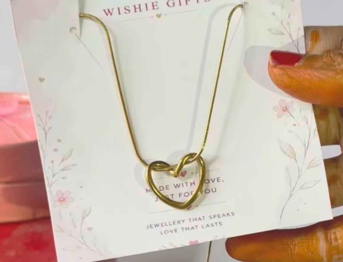 Customer photo review of 18K Elegant Heart-Shaped Pendant Necklace for Girls