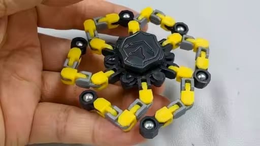 Customer photo review of Verwandlungs Fidget Spinner Kinderspielzeug | Sensorisch Stressabbau Formwandler Konzentration