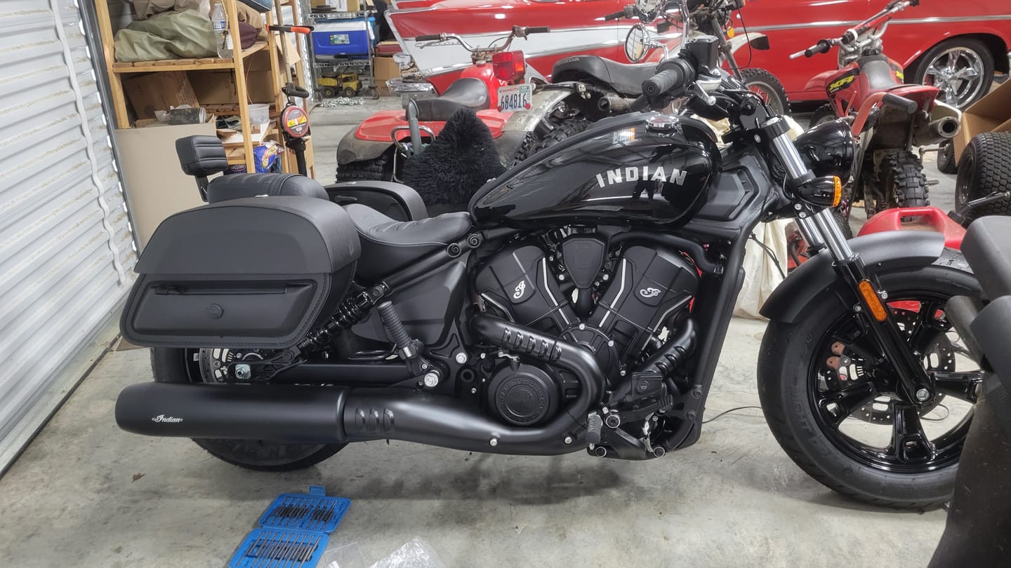 Customer photo review of 28L - Pantheon Quick-Mount Medium 2025+ Indian Scout Sixty Bobber Motorcycle Saddlebags