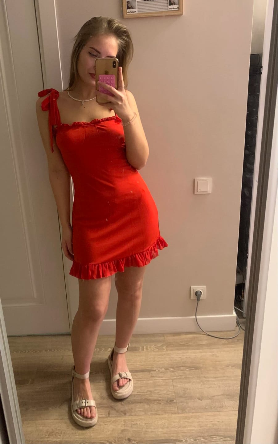 Customer photo review of Robe Clara – Mini robe à volants et col carré