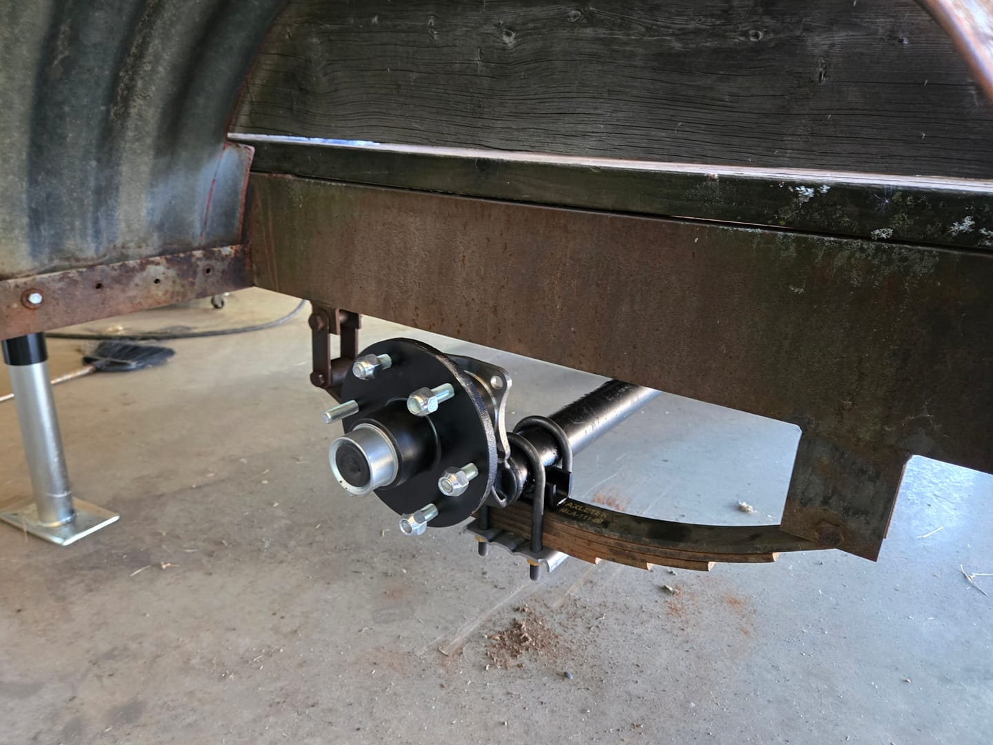Customer photo review of 3500 lb Trailer Axle With Idler Hubs | Round Drop