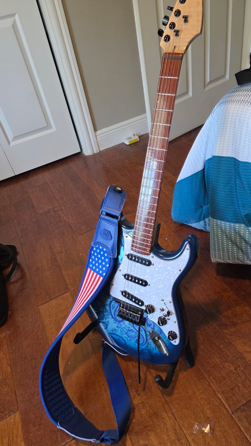 Customer photo review of Zero-Gravity Guitar Strap | Weightless Comfort for Bass & Guitar