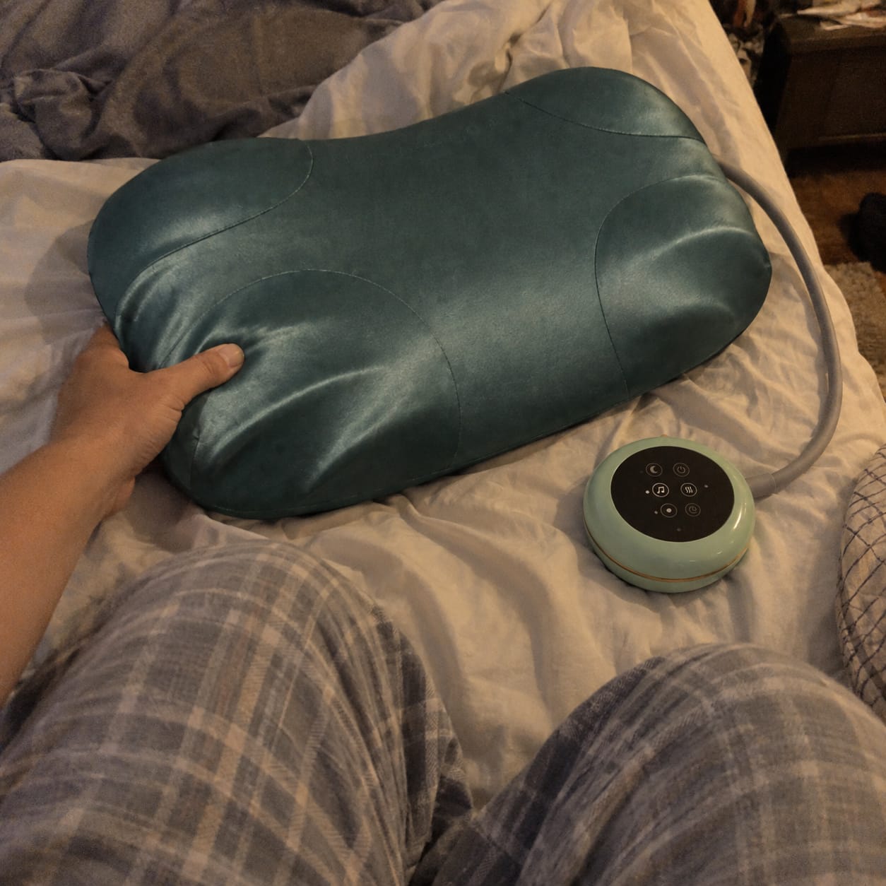 Customer photo review of FYROST Vesper — Smart Anti-Snore Pillow