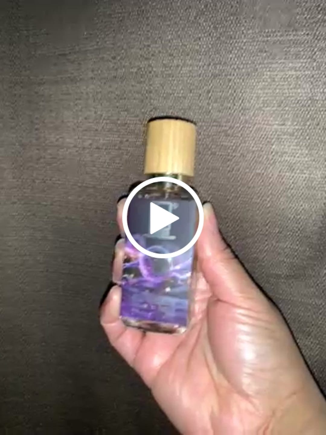 Customer video review of Dua Molecule 01