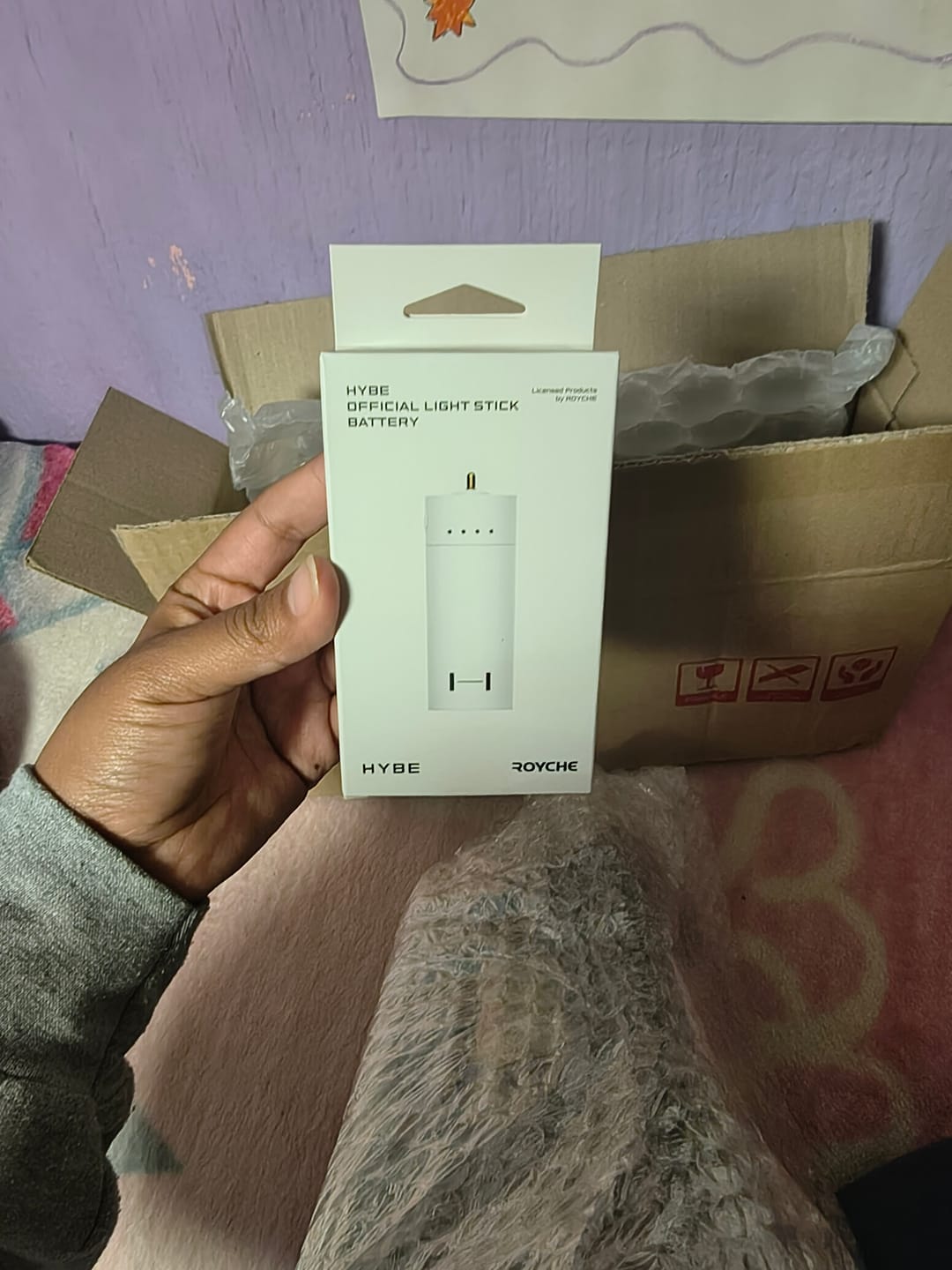 Customer photo review of HYBE OFFICIAL LIGHT STICK BATTERY