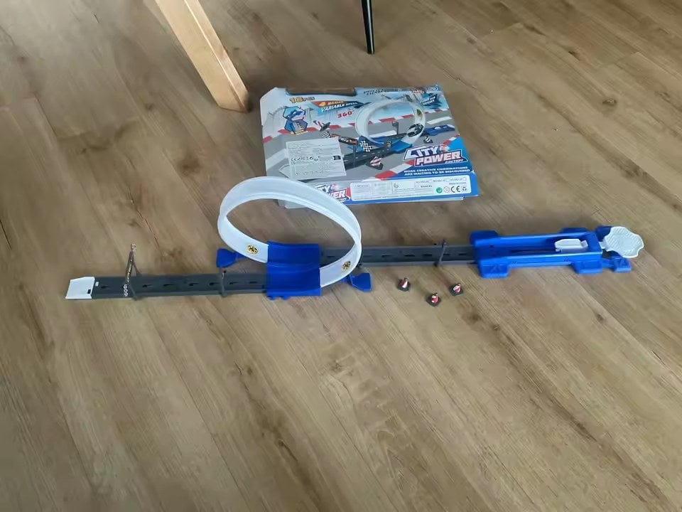 Customer photo review of Schleuderstarter Autorennbahn Kinder | Dual Launcher Looping Zweispieler Rennset