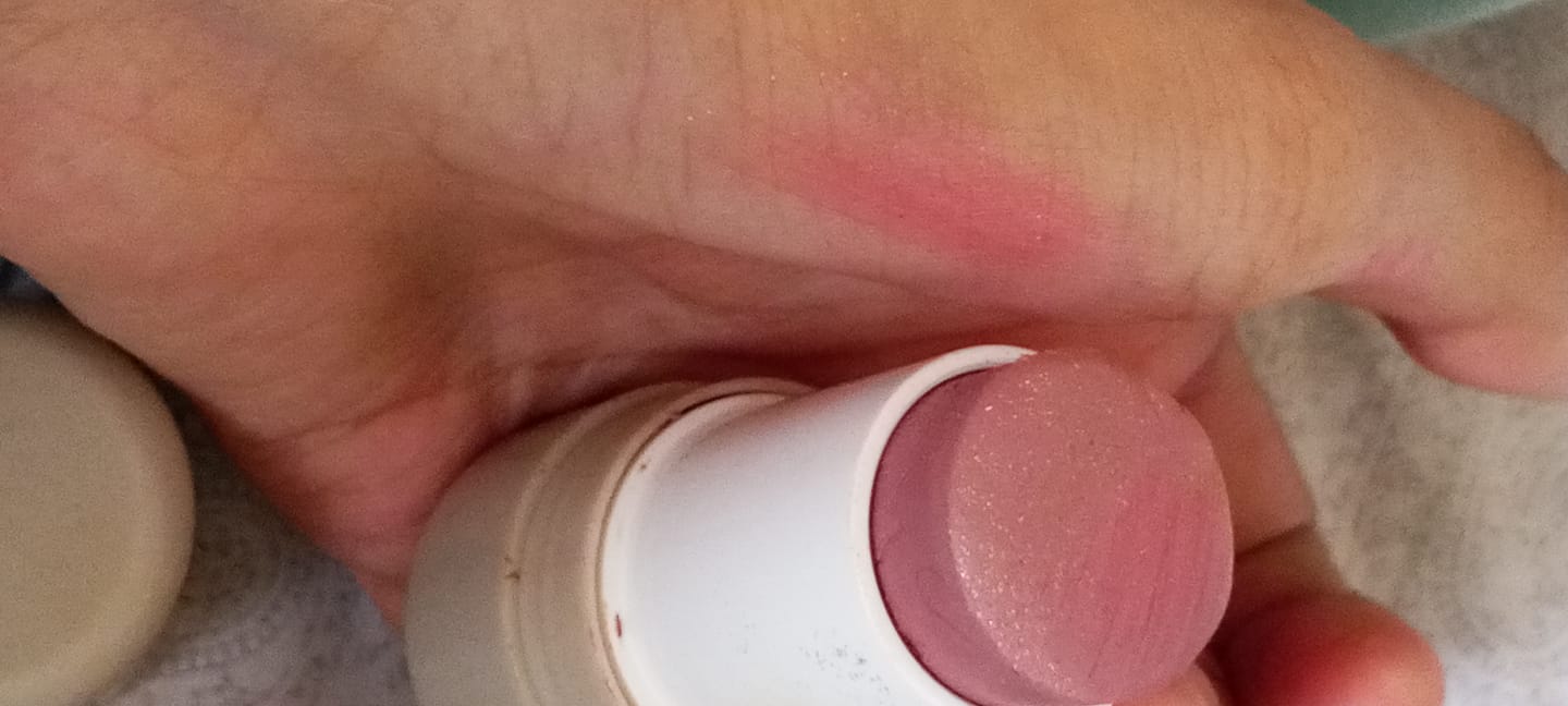 Customer photo review of VELVET FLUSH - Lip+Cheek Blush