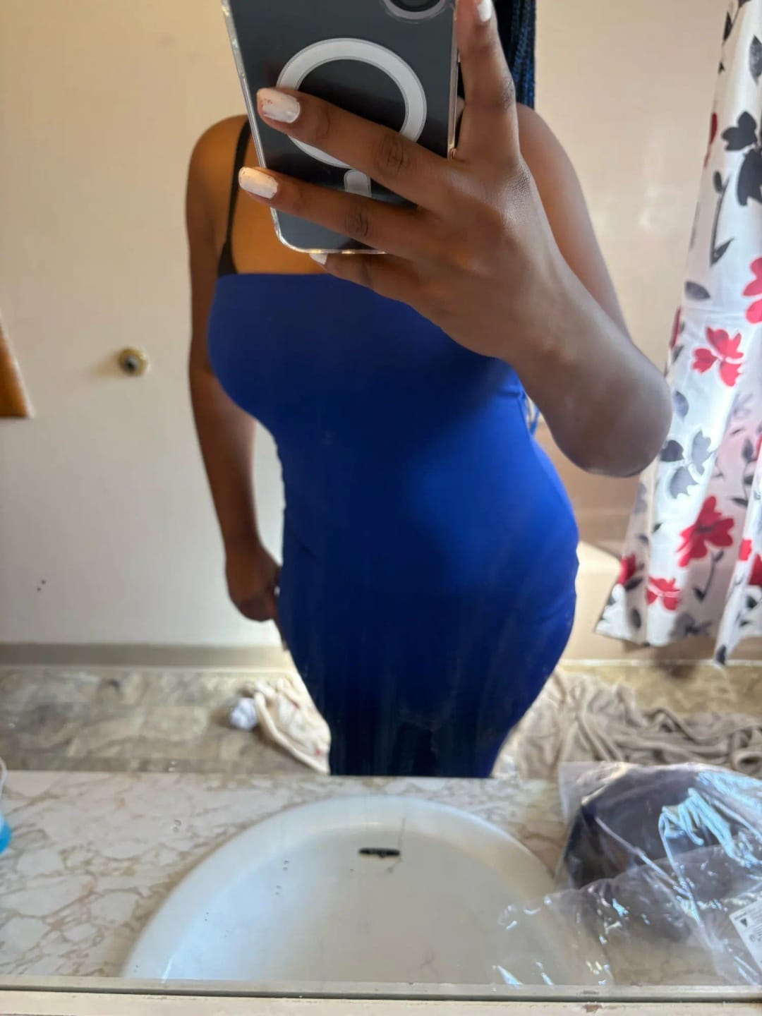 Customer photo review of Robe Zoé – Robe longue bustier moulante sans bretelles