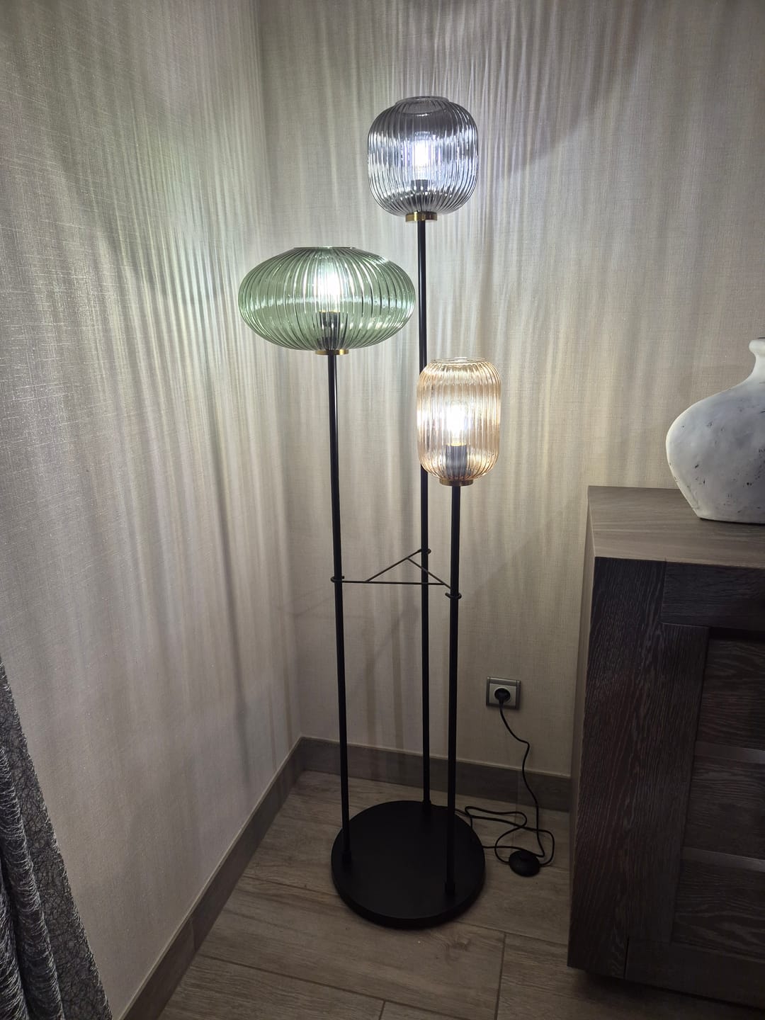Customer photo review of Ampoule E27 LED à économie d'énergie | 4W E27 Blanc Neutre 4000K