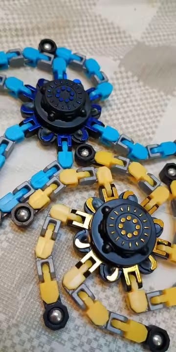 Customer photo review of Verwandlungs Fidget Spinner Kinderspielzeug | Sensorisch Stressabbau Formwandler Konzentration