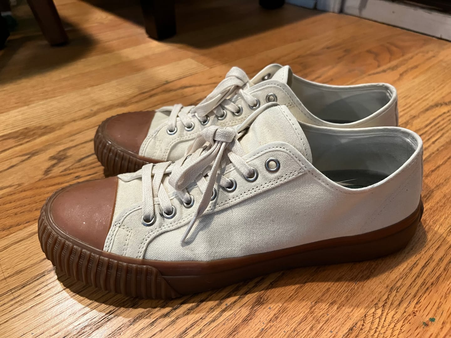 Customer photo review of Center Low-Top Off-White/Gum