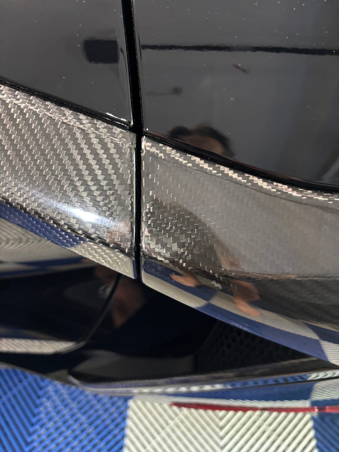 Customer photo review of Chevrolet Corvette C8 Z06 DRY CARBON FIBER Side Door Garnish