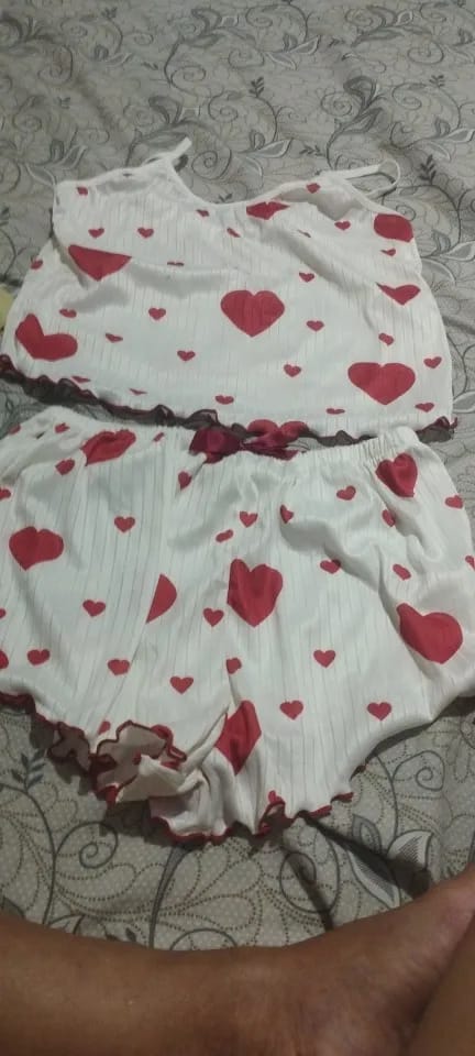 Customer photo review of Amélie – Conjunto Lounge de Corazones