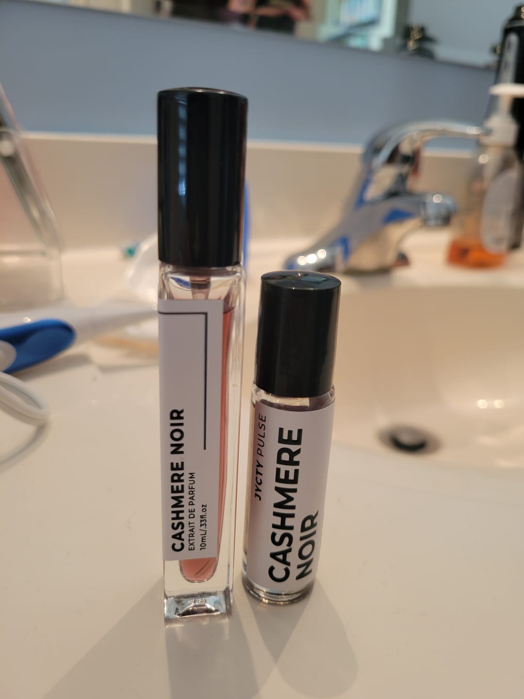 Customer photo review of CASHMERE NOIR | Inspired by Black Opium