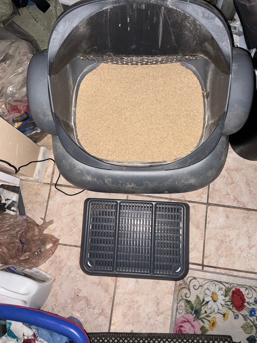 Customer photo review of Neakasa M1 Plus Open Top Self-Cleaning Cat Litter Box