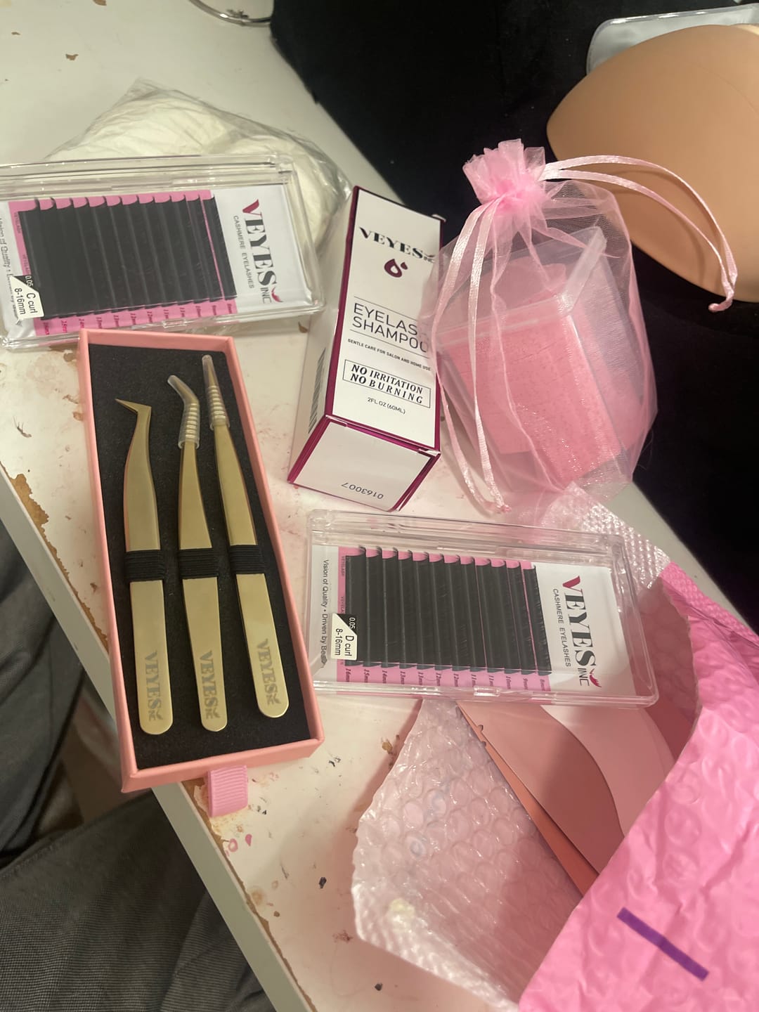 Customer photo review of Eyelash Glue Wipes
