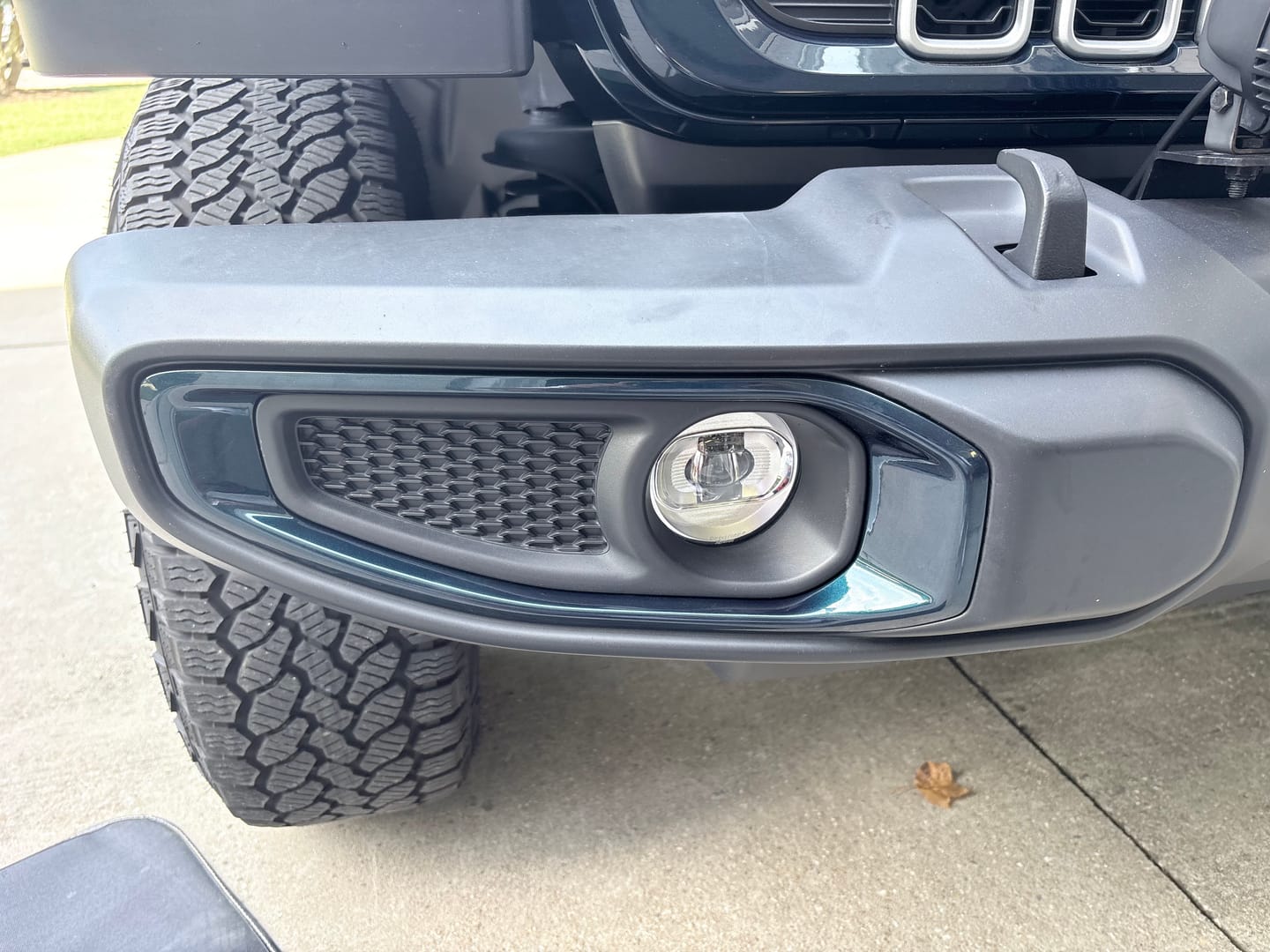 Customer photo review of Fog Trim Light Surround (Fits JL/JT)