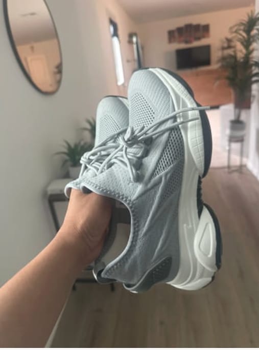 Customer photo review of White Casual (+6cm, +8cm, +10cm)