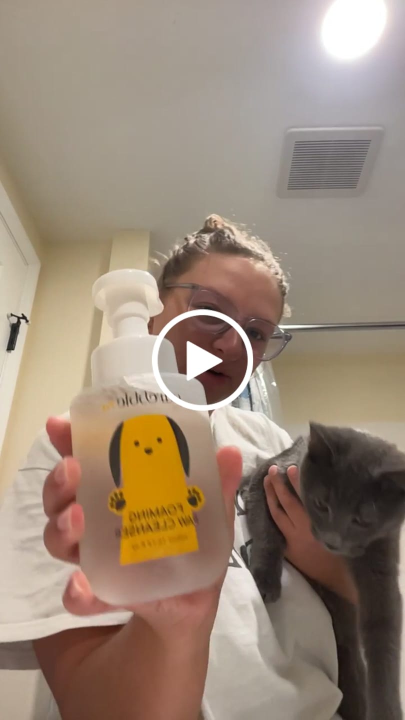 Customer video review of Pet Paw Foaming Cleanser
