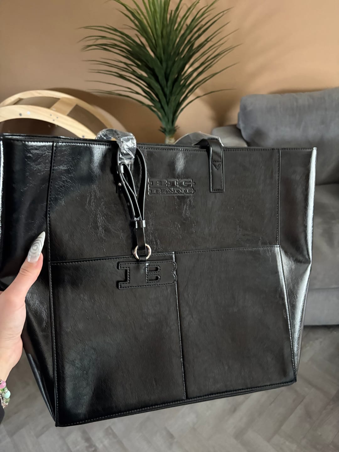 Customer photo review of [NEW] BIGBANG WORLD TOUR OFFICIAL Merch - TOTE BAG