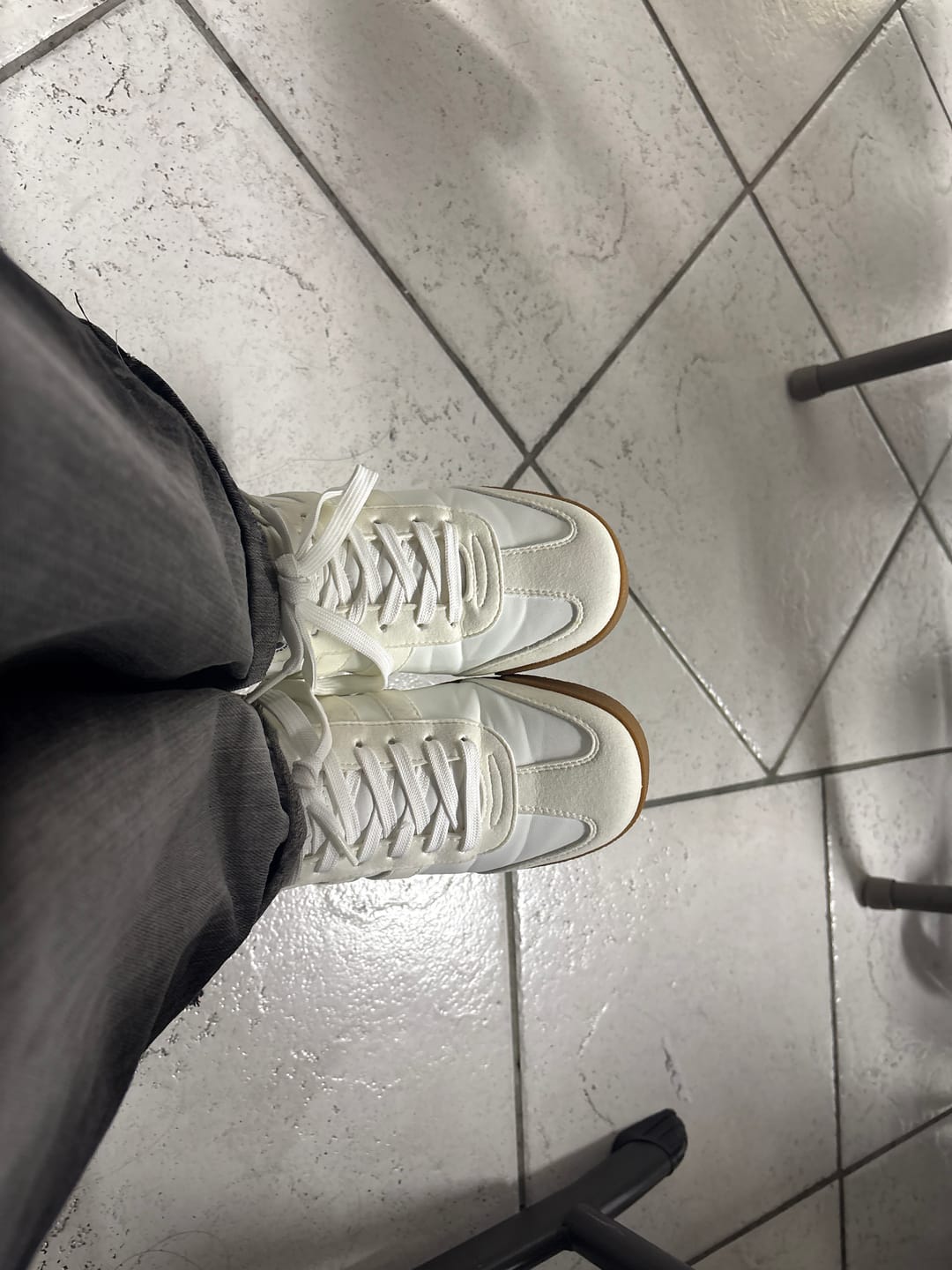Customer photo review of Tenis Style Violet Blanco