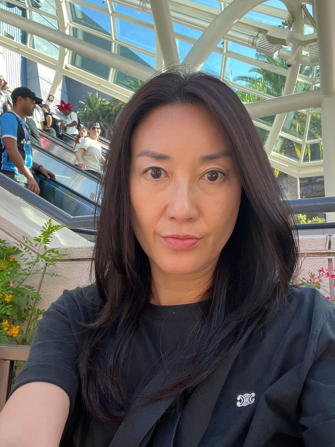 Customer photo review of 1 Day Acuvue New Define (90pcs) / Radiant Bright / Radiant Charm Colored Contacts