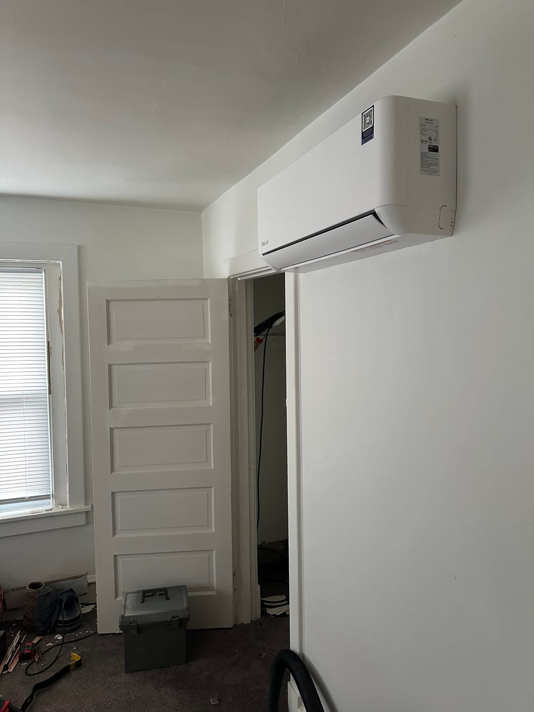 Customer photo review of DELLA Optima Pro CloudAir Series 18000 BTU 23.5 SEER2 Mini Split AC Line Set with Installation Kit