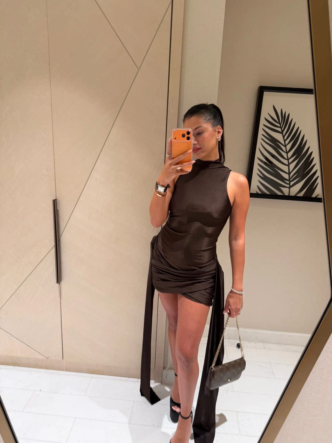 Customer photo review of Robe Eva – Mini robe asymétrique froncée à col montant