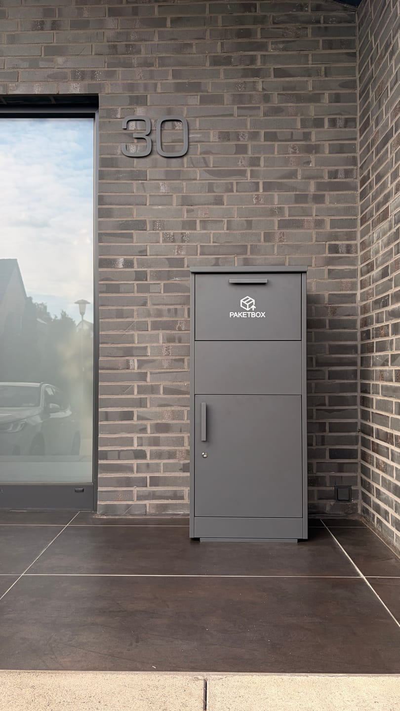 Customer photo review of Stand-Paketbox PB5 in Anthrazit (RAL7016)