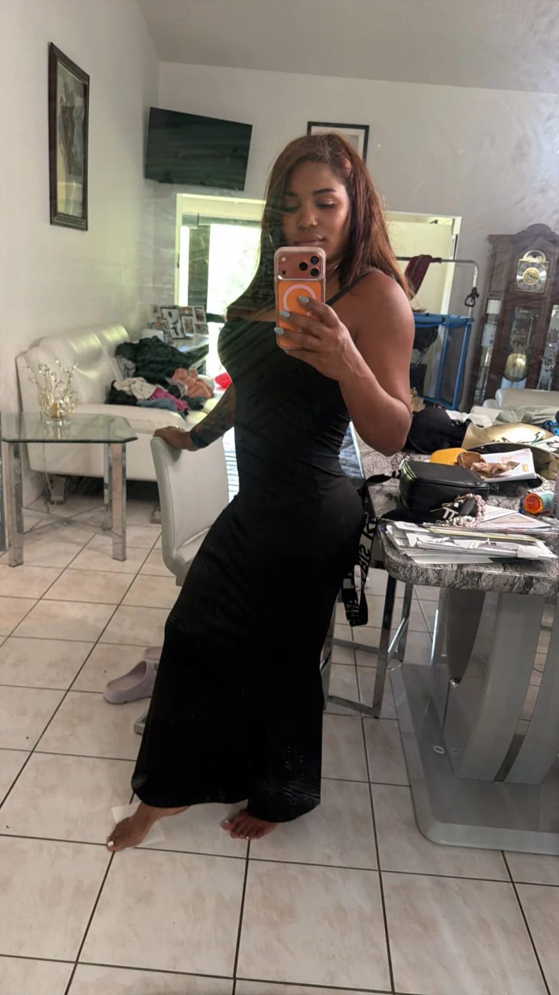Customer photo review of Robe Anaïs – Robe longue moulante à fines bretelles