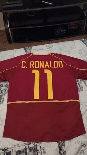 Customer photo review of Portugal 2002 Home (Feels Like New) - Size M