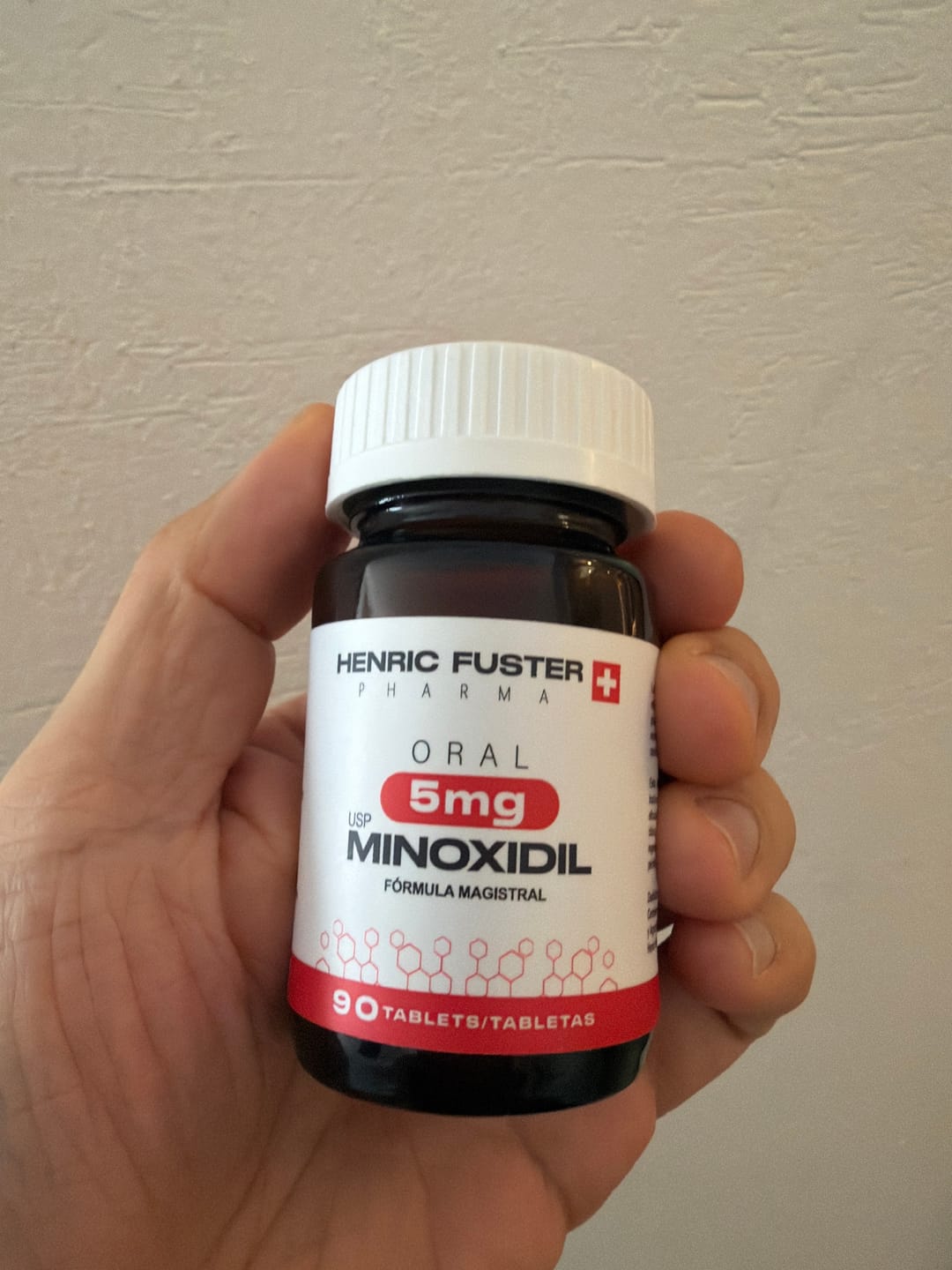 Customer photo review of Minoxidil 5 mg con 90 tabletas para 3 meses de tratamiento