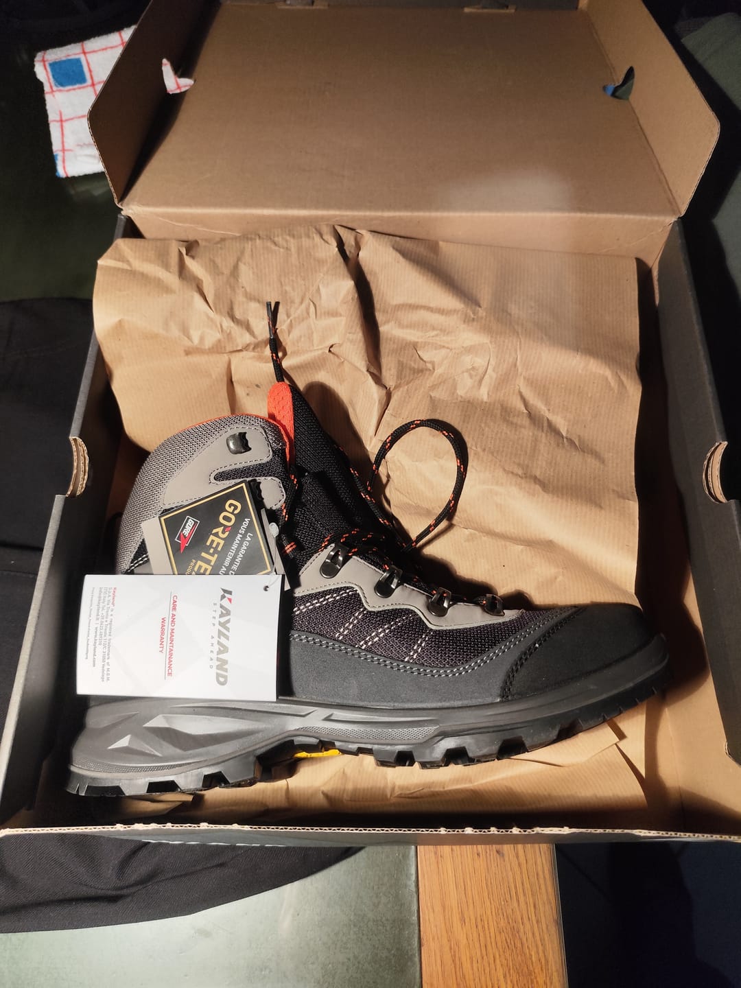 Customer photo review of Scarpone Trezeta Aoraki WP Uomo Impermeabile con Suola Vibram Grigio/Grigio