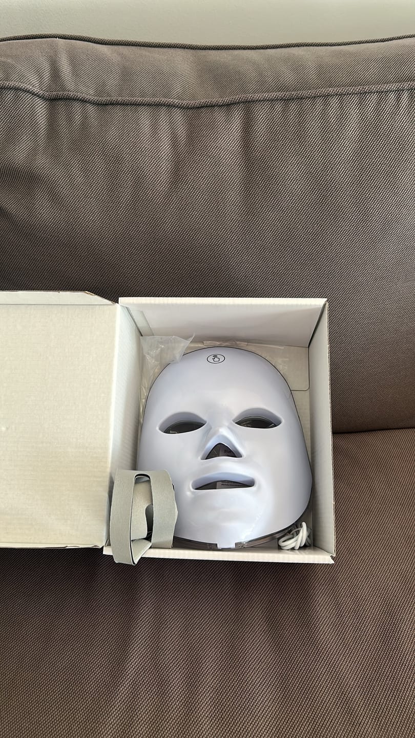 Customer photo review of MÁSCARA FACIAL LED