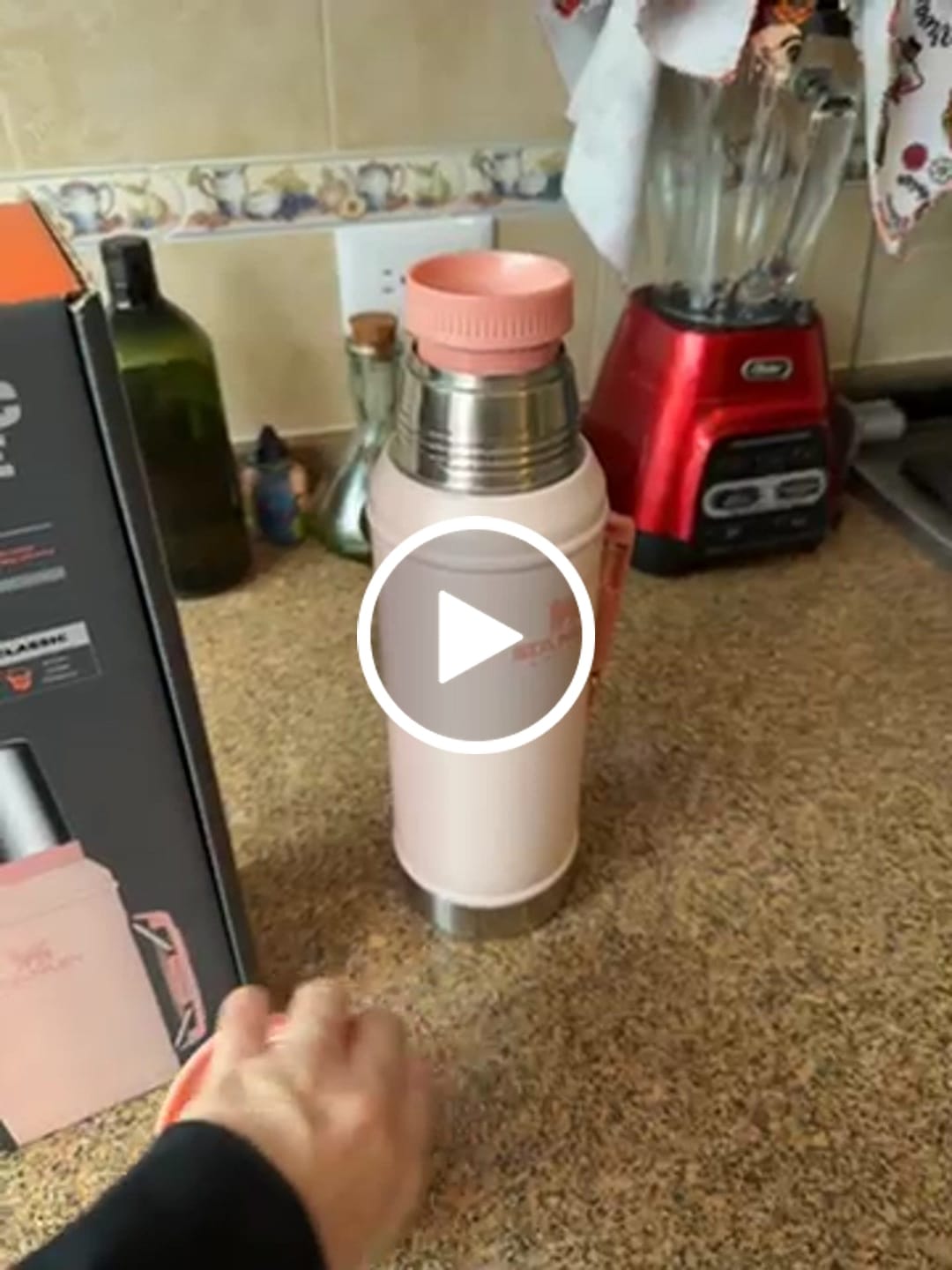 Customer video review of Stanley Classic Legendary Bottle | 946ML