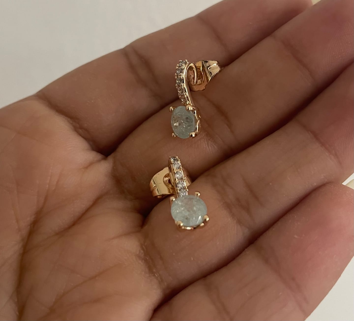 Customer photo review of Aretes de Acero Aura