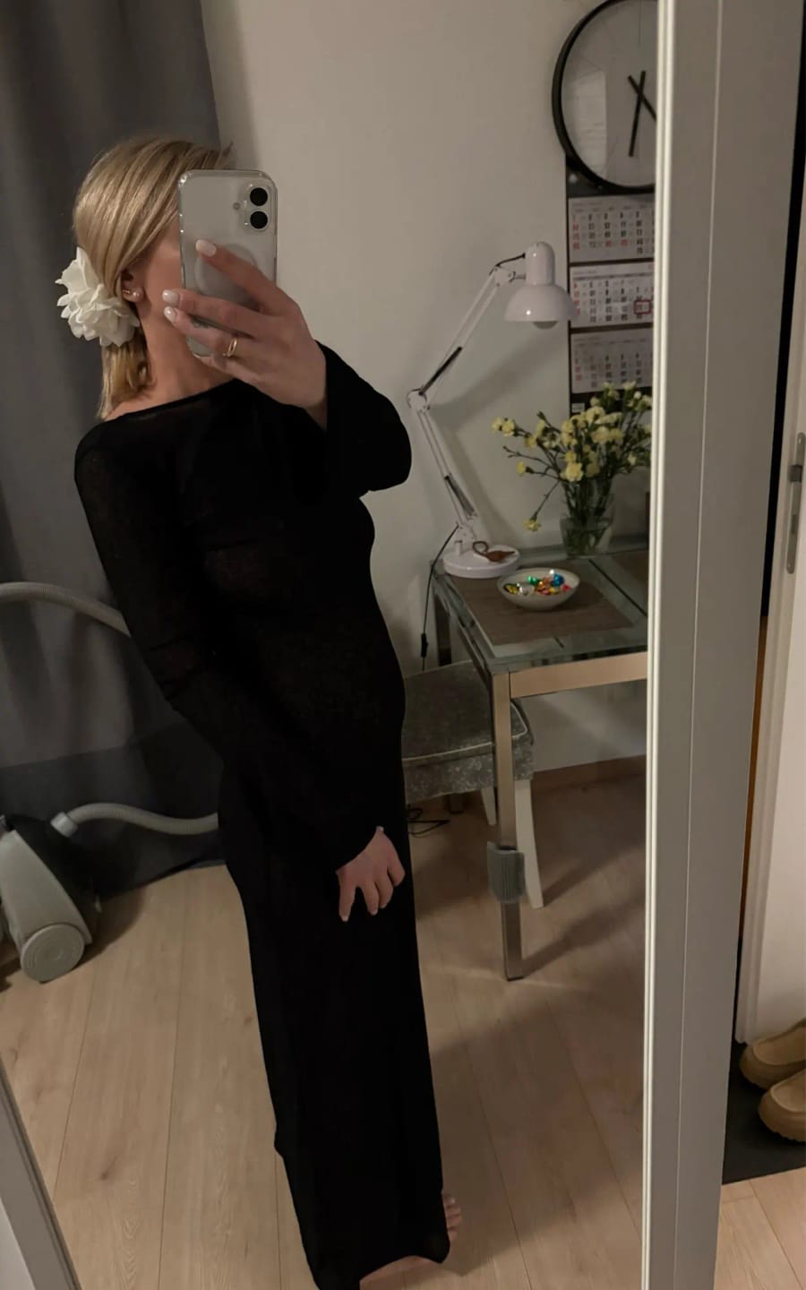 Customer photo review of Robe Louise – Robe longue moulante à manches évasées