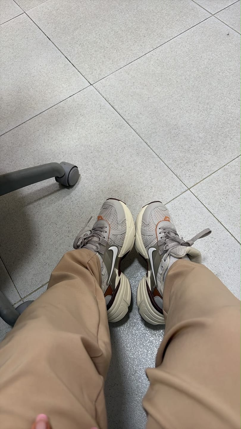 Customer photo review of NIKE V2K RUN