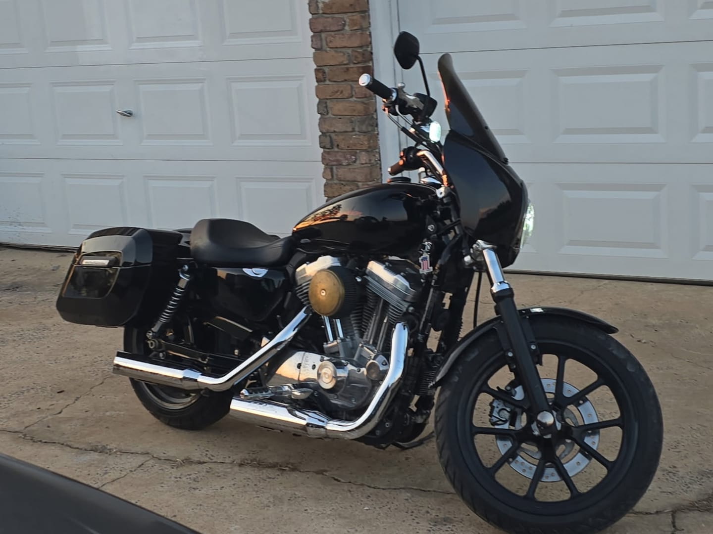 Customer photo review of 36L - Lamellar Raven Extra Large Shock Cut-out Painted Hard Saddlebags for Harley Sportster Super Low XL883L