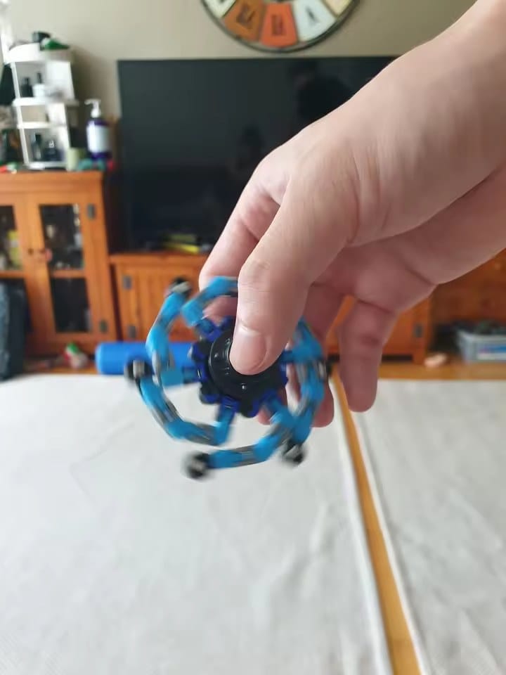Customer photo review of Verwandlungs Fidget Spinner Kinderspielzeug | Sensorisch Stressabbau Formwandler Konzentration