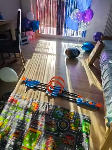 Customer photo review of Schleuderstarter Autorennbahn Kinder | Dual Launcher Looping Zweispieler Rennset