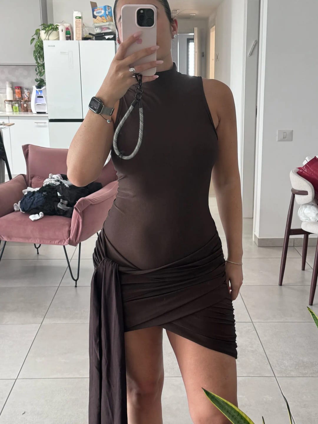 Customer photo review of Robe Eva – Mini robe asymétrique froncée à col montant