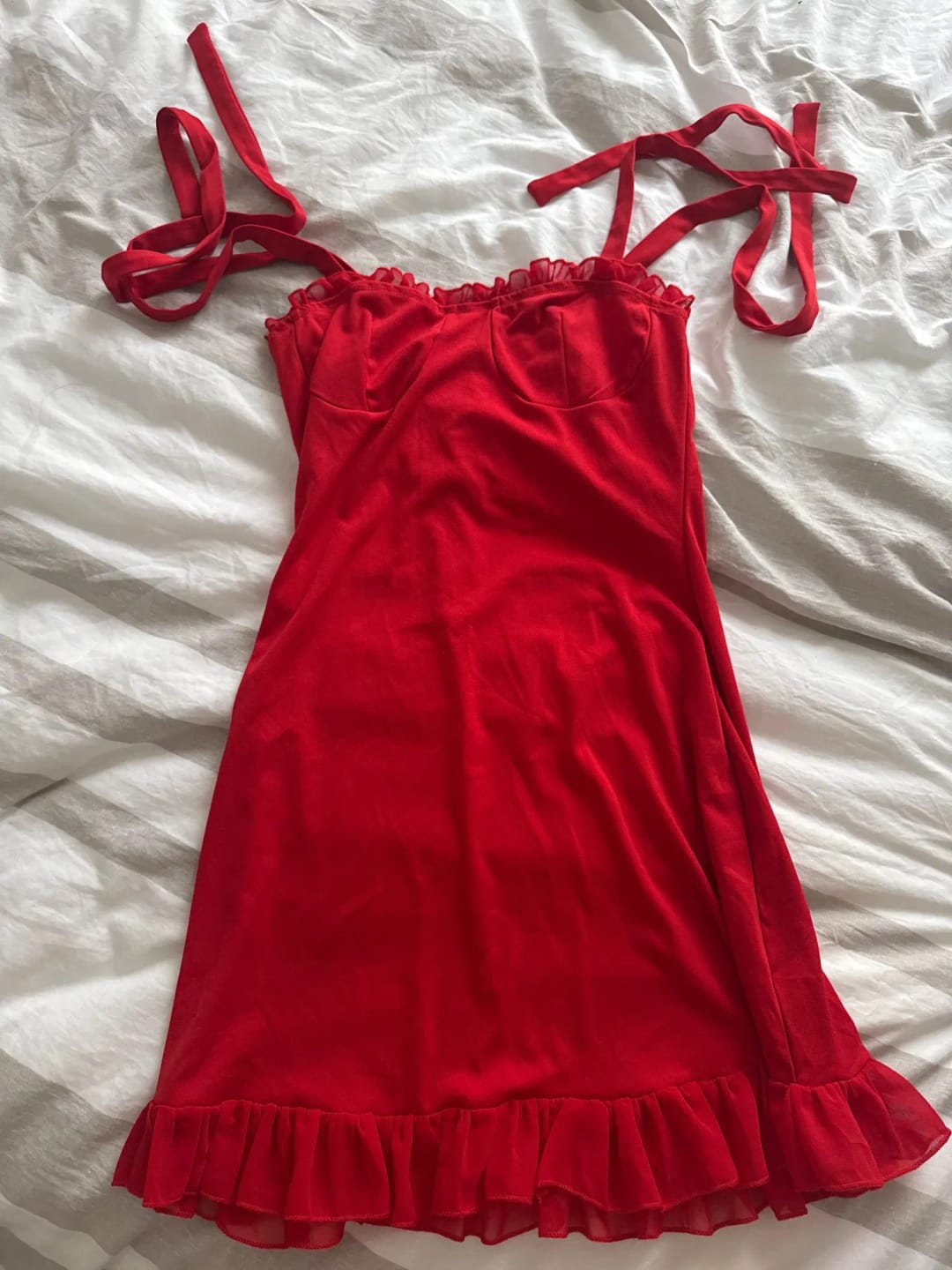 Customer photo review of Robe Clara – Mini robe à volants et col carré