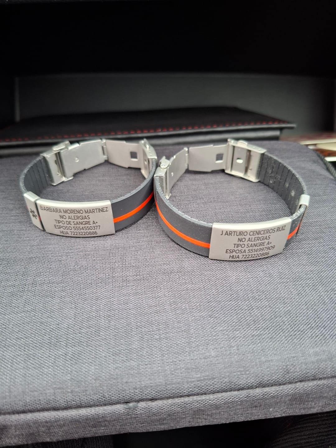 Customer photo review of Emblemas Para AxoID