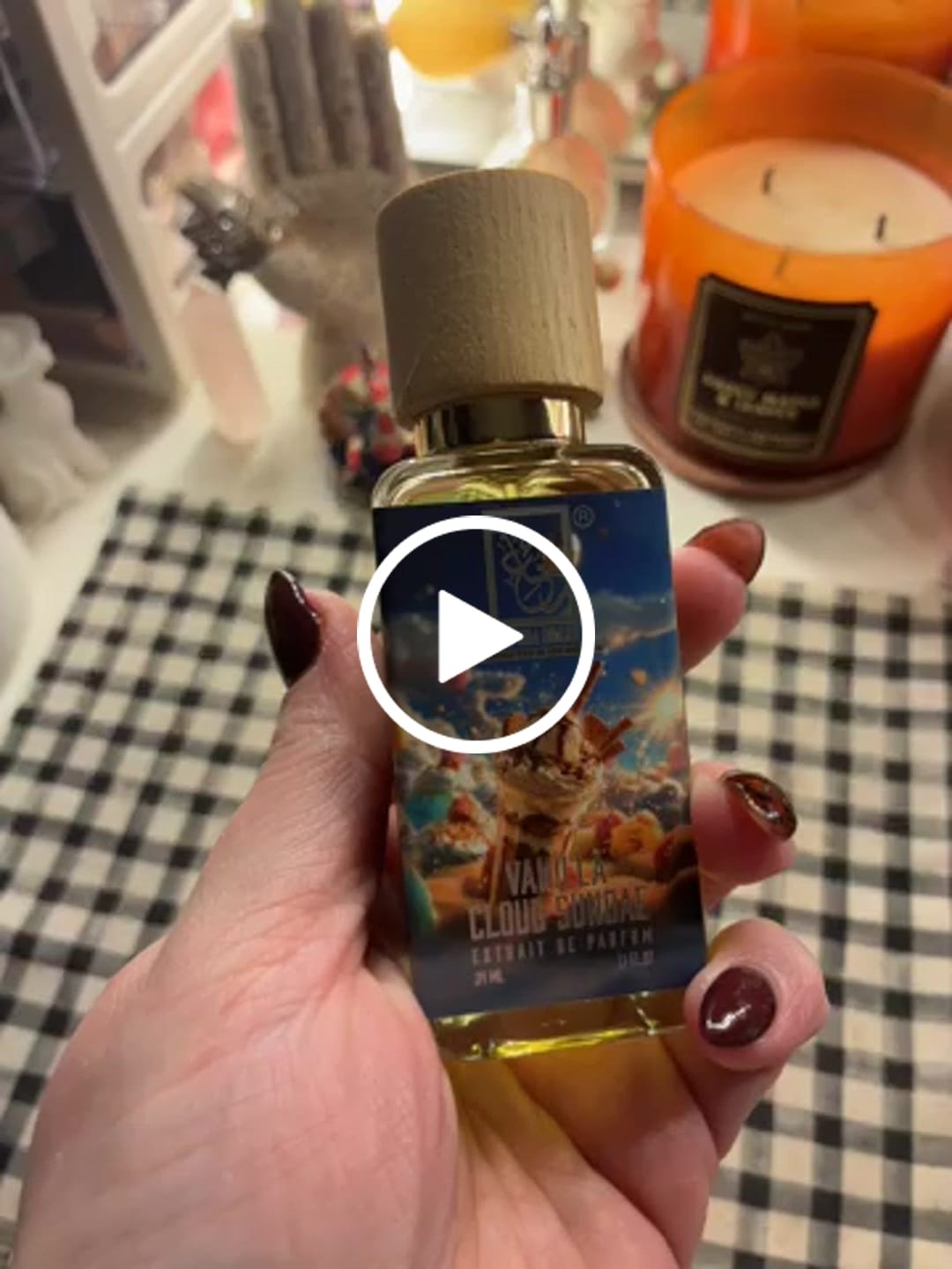 Customer video review of Vanilla Cloud Sundae