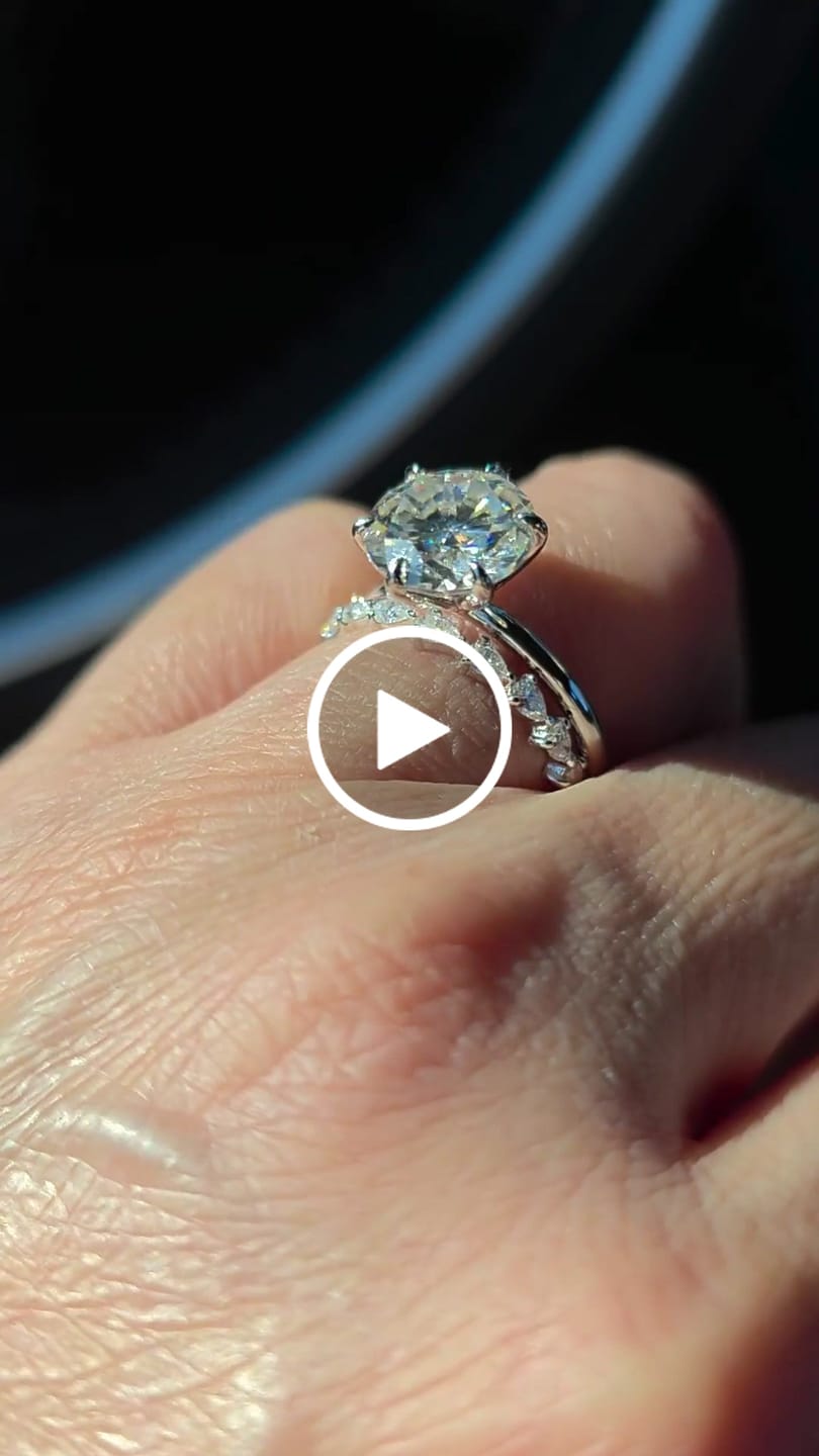 Customer video review of Moissanite 4.0Ct/3.0Ct Round Cut 6 Prong Engagement Ring For Women