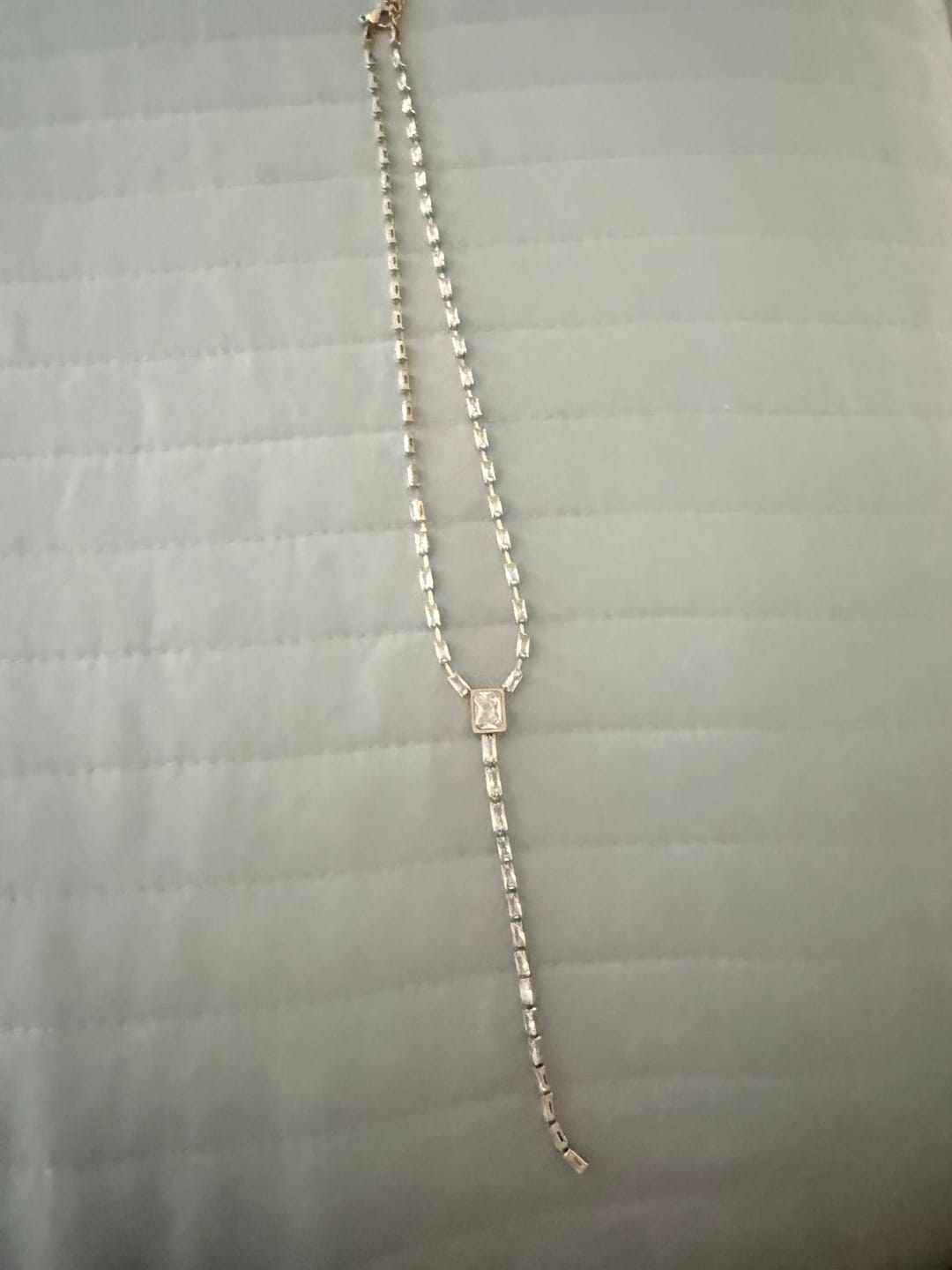 Customer photo review of Choker Rigido Dije Zirconia Redonda